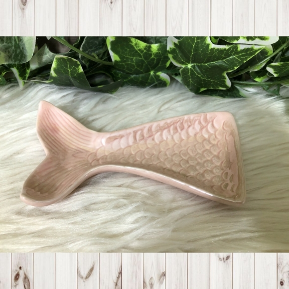 Accessories - Pink Mermaid Tail Jewelry Holder!